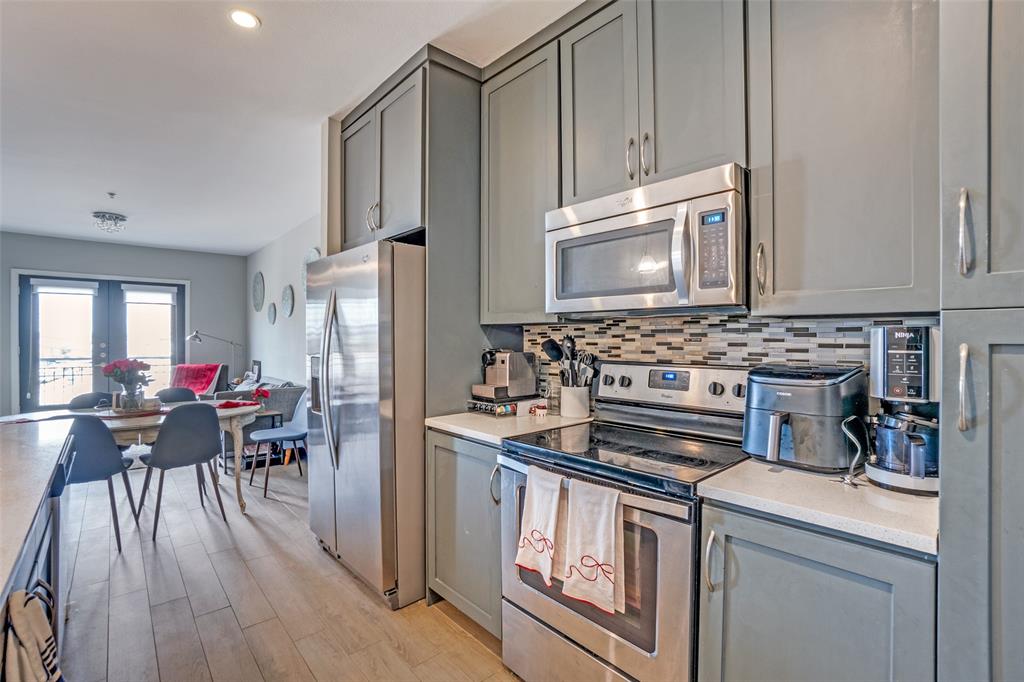 Modern living meets an unbeatable location in this beautifully updated 2-bedroom, 2-bath residence on SMU Boulevard. Situated on the fourth floor with a desirable north-facing exposure, this home offers an open, light-filled layout ideal for both everyday living and entertaining.
The sleek kitchen features quartz countertops and stainless steel appliances, seamlessly flowing into the living and dining areas framed by oversized windows. The spacious primary suite includes a walk-in closet and a private bath, creating a comfortable retreat, while the secondary bedroom is well-sized and flexible for guests, a home office, or additional living space.
Residents enjoy access to resort-style amenities, including a rooftop terrace with skyline views, fitness center, dog park, owners’ lounge, and an elegant secured lobby. Just steps from SMU, popular dining and retail destinations, and the Katy Trail, this home delivers exceptional walkability, convenience, and lifestyle in one of Dallas’ most desirable neighborhoods. Tenant until August 1.