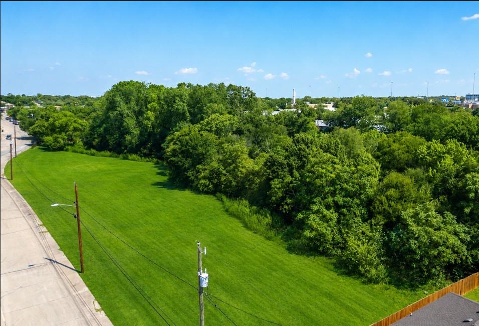 Developers, Investors, Builders — Stop Scrolling. This Is the Opportunity You've Been Waiting For.
Incredible development opportunity in the heart of Dallas! This property is being offered together with the adjacent lot, creating a rare opportunity to acquire 2 lots totaling more than 3.5 acres. Both lots must be purchased together, and the listing price reflects this lot only. Zoned residential and presenting a variety of potential development options, the size and location make this property suitable for single-family residential development, multifamily projects, or other permitted residential uses, subject to buyer verification and city approval. A previous inspection identified a sewer line on the property. Seller has a survey available. Conveniently located with access to major highways, shopping, dining, and employment centers. With more than 3.5 acres combined, this offering presents an exceptional opportunity for builders, developers, and investors seeking value in a growing area.
