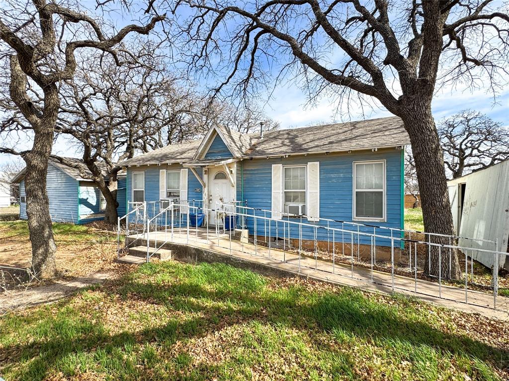 Bring Your Vision! 3-bedroom, 2-bath home located on a large & lovely, fully fenced lot surrounded by mature trees.  It offers a functional layout with a walk-in pantry and an oversized laundry room. This fixer upper would make a fantastic flip!