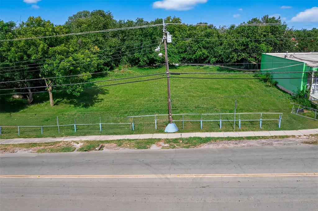 More than half of acre of prime commercial land opportunity in Dallas! this land is already surrounded by many business in Oak Cliff. This listing includes three adjacent lots totaling approximately 29,250 sqft:
1) 411 N Gilpin Avenue – 8,250 sqft 2) 415 N Gilpin Avenue – 9,000 sqft 3) 419 N Gilpin Avenue – 12,000 sqft.

Located in a growing commercial area, this property offers excellent visibility and access — ideal for retail, office space, or redevelopment. With nearly two-thirds of an acre combined, this is a rare chance to acquire high-exposure commercial land in the heart of Dallas. Endless potential for investors or business owners looking to build in a strategic location.