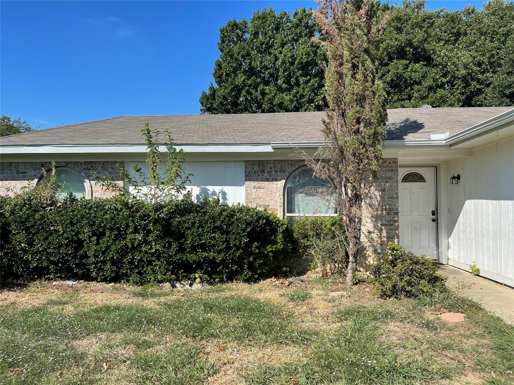Investor Opportunity! With some TLC this home would make an amazing investment. This home will provide you 3 Bedrooms, 2 Bathrooms, with a very spacious backyard. And The seller is not willing to do any repairs, which is why this home would not go FHA. Bring all offer, and make this your new investment.
