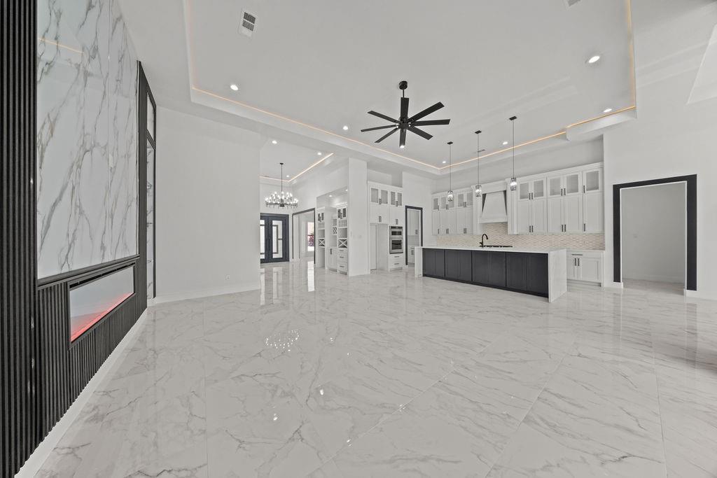 SLEEPY HOLLOW ESTS - Residential