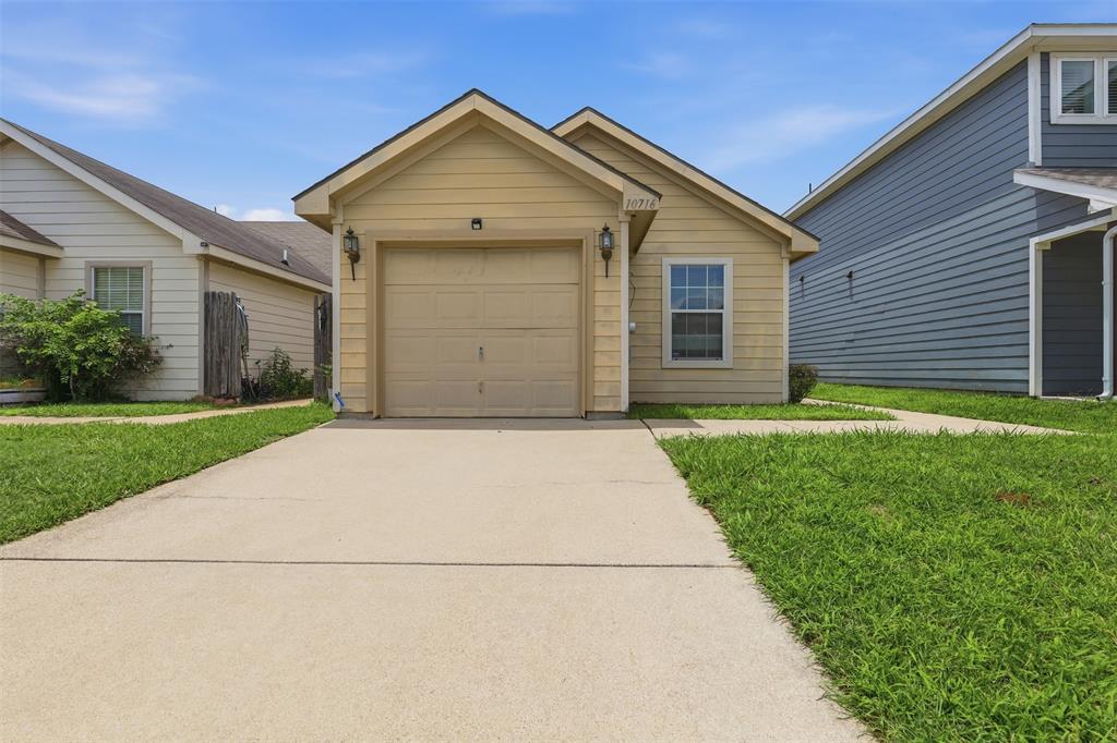 Great investment opportunity in south Fort Worth, Everman ISD! Two bedroom and 2 full bathrooms in this just-right sized home is perfect for a first time buyer, downsizing or a future rental. The primary bedroom is extra spacious with plenty of room for a home office or gaming area. Grow your portfolio with our other listing on Pine Lane if you want multiple properties close together. The back yard is fully fenced and the rest of the yard is minimal for low maintenance costs! This house is neat and clean and ready for it's next occupant!