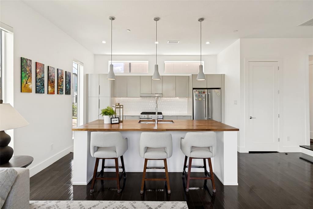 4811 MANETT CONDOS - Residential