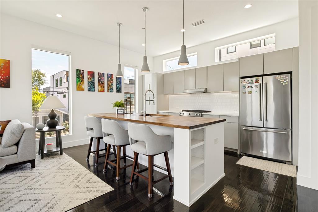 4811 MANETT CONDOS - Residential
