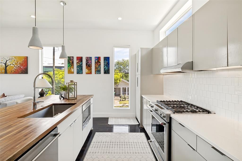 4811 MANETT CONDOS - Residential