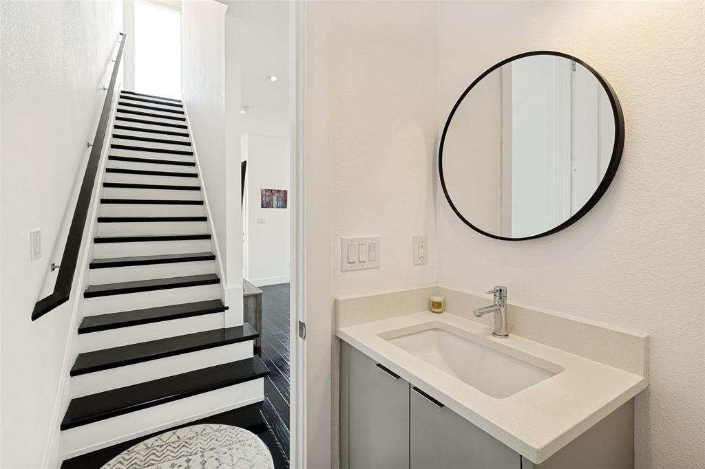 4811 MANETT CONDOS - Residential