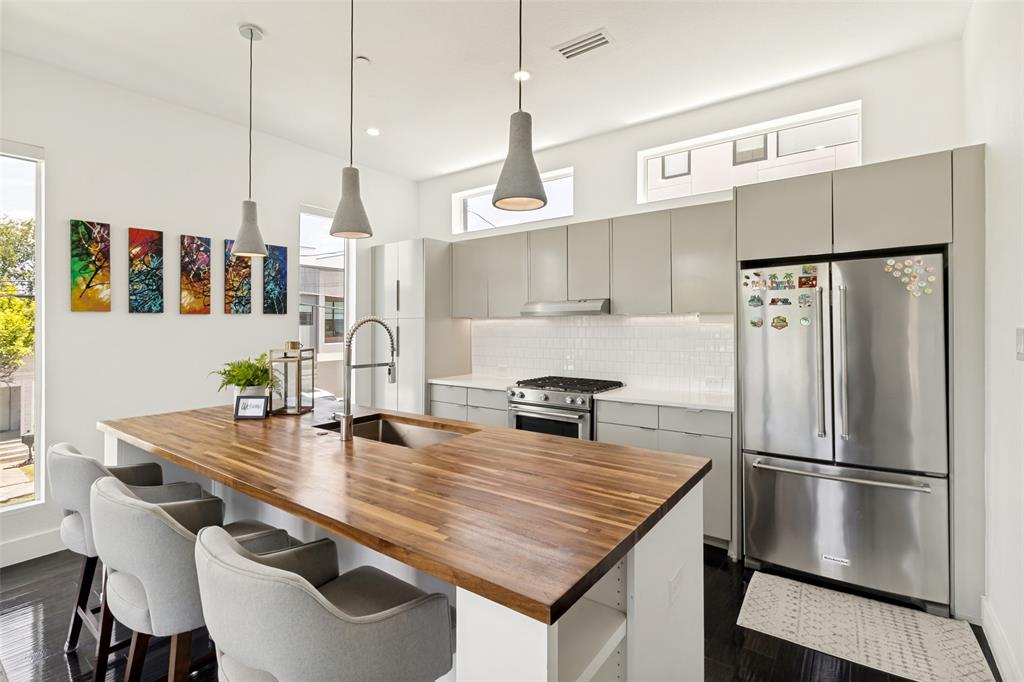 4811 MANETT CONDOS - Residential