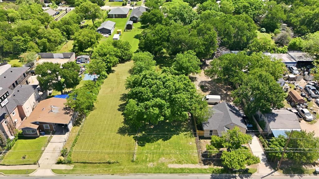 Prime 0.22-acre vacant lot located at 4022 N Westmoreland Rd in Dallas, zoned Commercial–Community Retail (CR). This zoning allows for a variety of potential uses, including retail, office, medical, or restaurant development.
Positioned in a high-growth area with strong visibility and accessibility, the property offers excellent exposure and convenient access to major thoroughfares. Surrounded by established businesses and nearby amenities, this location supports a wide range of commercial opportunities.
Ideal for investors or developers looking to build in a rapidly developing corridor in a strategic location.