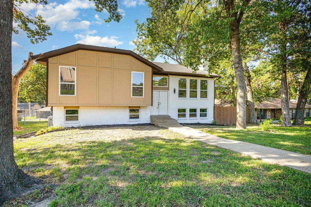 This 3-bedroom, 2-bath home offers an open layout, updated finishes, and a fenced backyard. Interior features include updated flooring, paint, lighting, kitchen cabinets, countertops, appliances, and bathroom fixtures. Convenient location near major highways, schools, shopping, and dining.