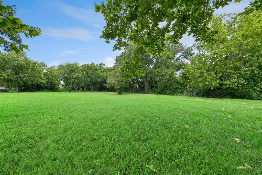 Rare opportunity to own a stunning 1-acre lot in the heart of Lucas — with NO HOA! This flat, buildable lot offers the perfect canvas to bring your dream home to life, with the space and freedom that's increasingly hard to find in this area.
Dotted with beautiful mature trees, this lot provides natural charm and shade while still offering plenty of open space to design and build exactly what you've envisioned. Whether you're dreaming of a custom estate, a shop, or wide open outdoor living, this property delivers the room to make it happen.
Located in the highly sought-after Lovejoy ISD, this is your chance to enjoy the peaceful, wide-open feel of country living without sacrificing convenience. Shopping, dining, and schools are all just minutes away, making this location as practical as it is serene.
No HOA means no restrictions holding back your vision — just open land, fresh air, and endless possibilities. Don't miss this rare chance to secure your slice of Lucas!