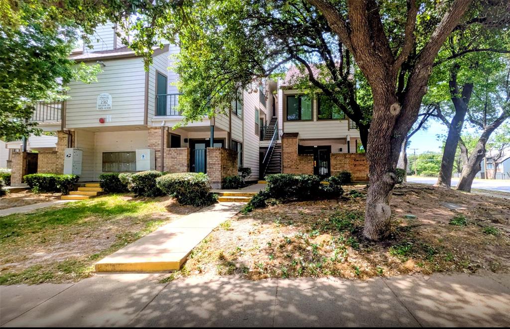 Arlington Oaks Condo - Residential