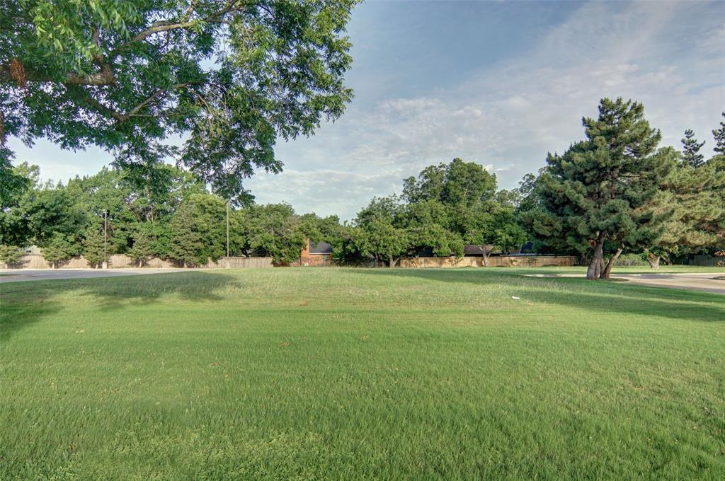 College Park - Land