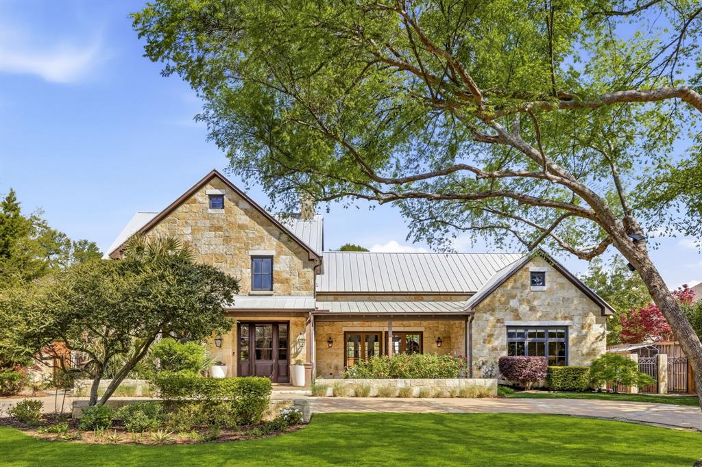 Royal Crest - Residential