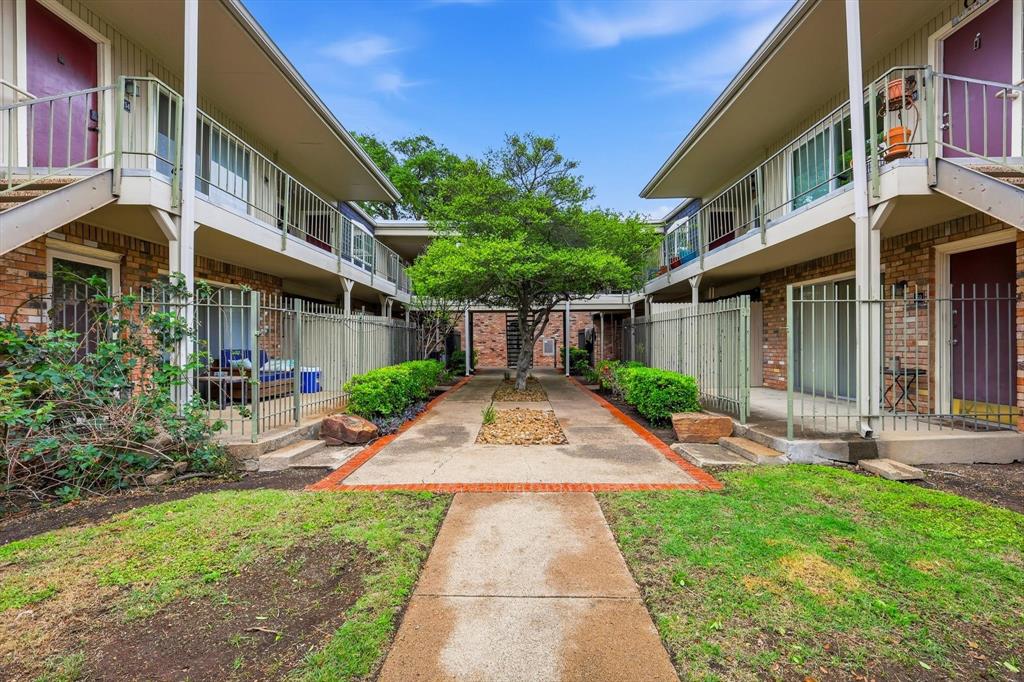 Towneoaks Terrace Condo - Residential
