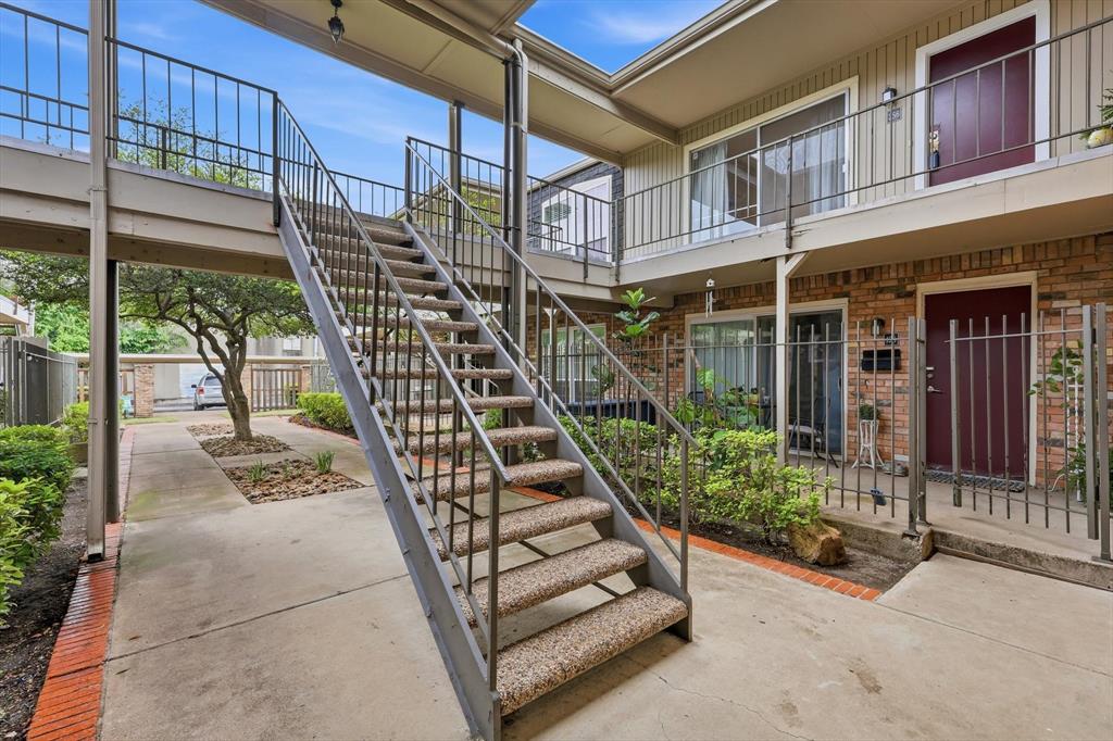 Towneoaks Terrace Condo - Residential