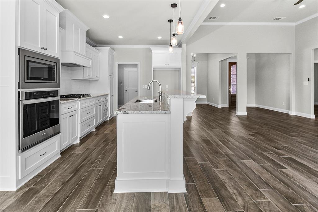 Royal Vista Estates - Residential Lease