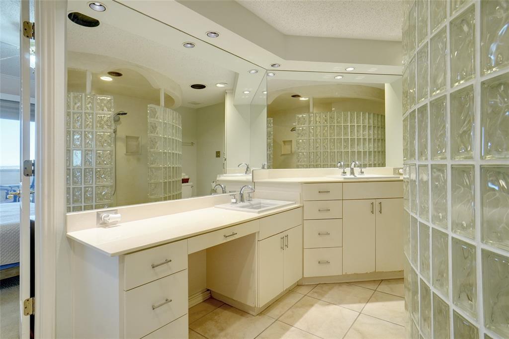 Reflection Bay Condo On Lake Arl - Residential