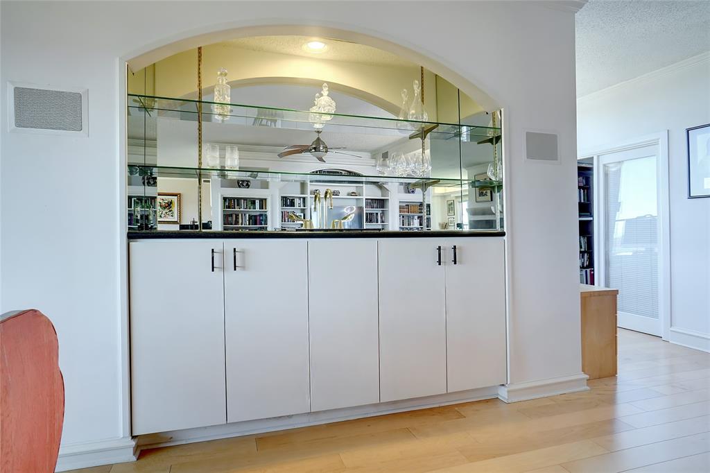 Reflection Bay Condo On Lake Arl - Residential
