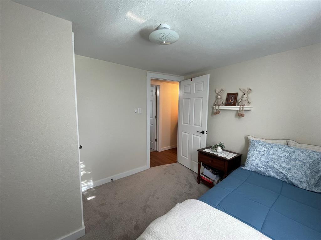 WHISPERING OAKS - Residential
