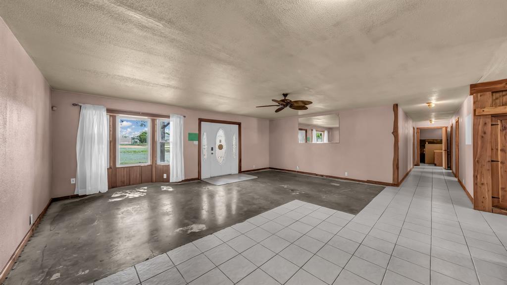 Oak Trail Plaza - Residential