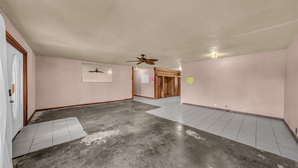 Oak Trail Plaza - Residential