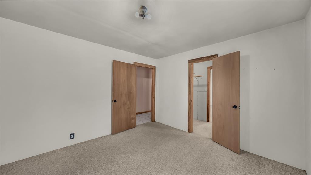 Oak Trail Plaza - Residential