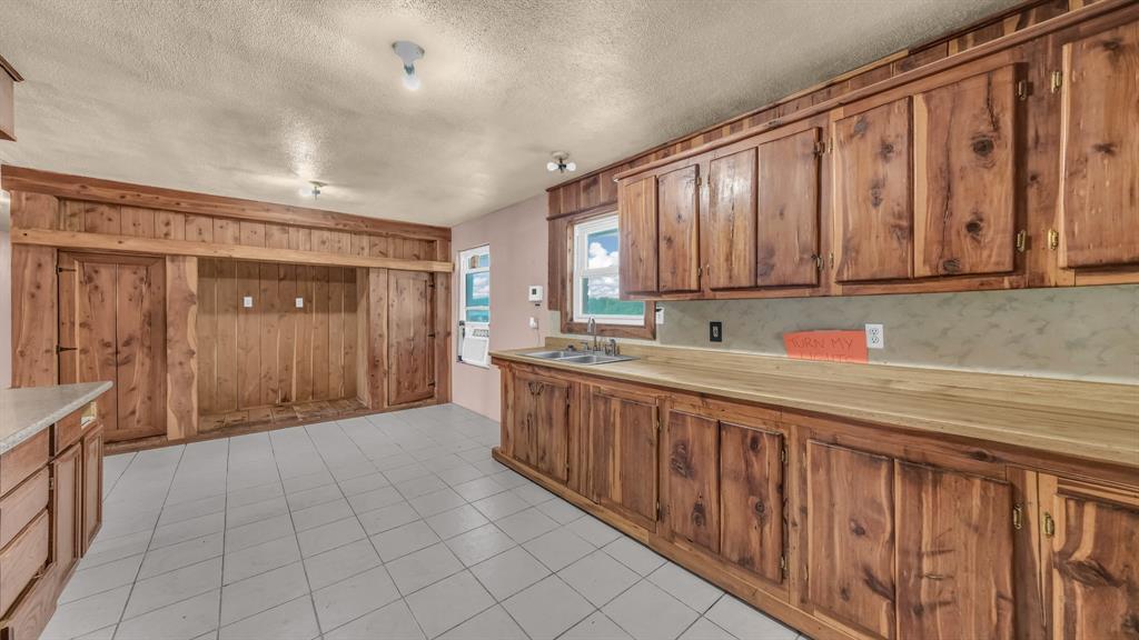 Oak Trail Plaza - Residential