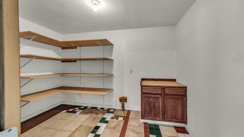Oak Trail Plaza - Residential