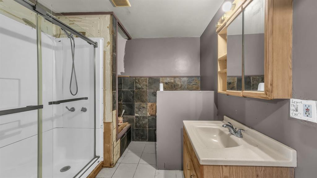 Oak Trail Plaza - Residential