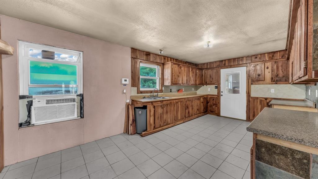 Oak Trail Plaza - Residential