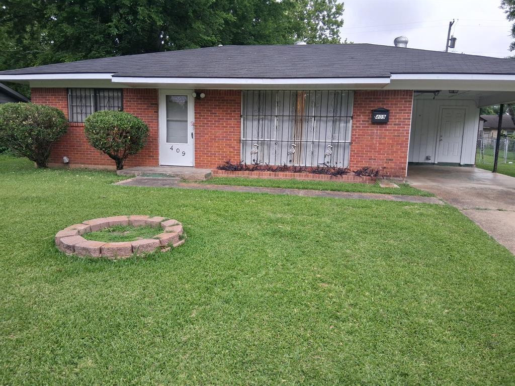 THIS IS A WELL-MAINTAINED PROPERTY. THE ROOF WAS REPLACED IN 2021. THE HOME HAS NEW LAMINATE WOOD FLOORS. IN 2025 A NEW CENTRAL AIR AND HEATING UNIT WAS INSTALLED. THE HOME IS A BONUS ROOM THAT COULD BE USED AS A THIRD BEDROOM. THE PROPERTY FEATURES A LARGE BACK YARD. THE HOME IS MOVE IN READY. THERE IS ADDITIONAL PARKING IN THE DRIVEWAY.