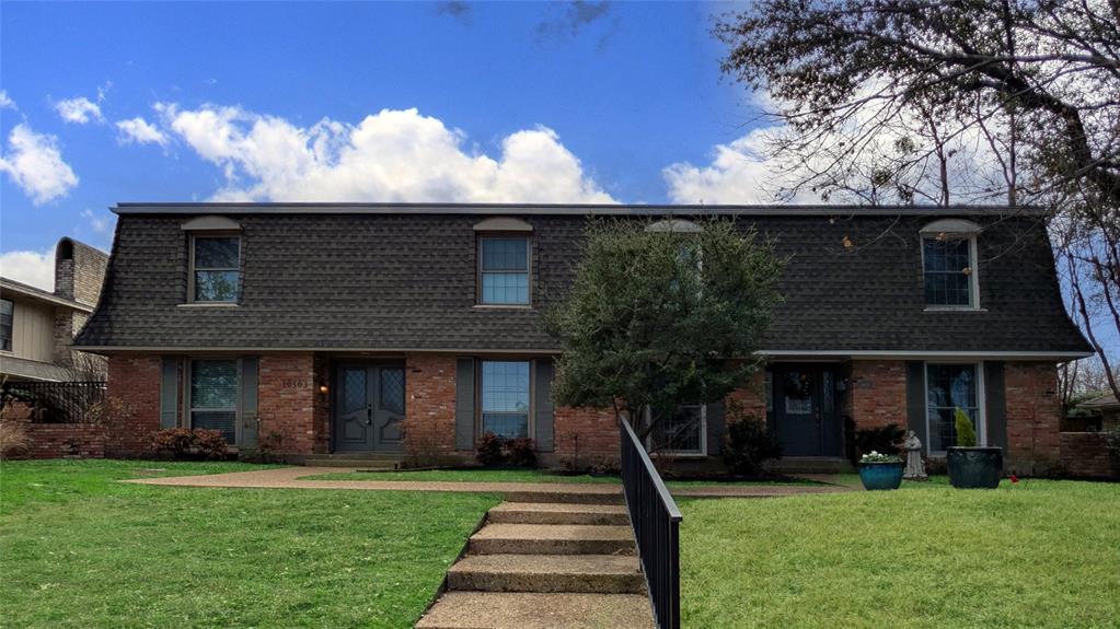 2 story, half duplex nestled in a very quiet culdesac.New dishwasher,Range and stove. Refrigerator and washer Dryer. AC 3,4 years old Roof under 10 years old.