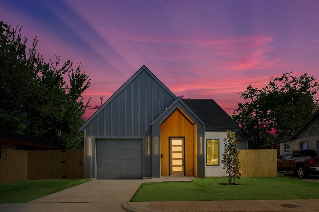 Stunning new construction just minutes from downtown Dallas, situated in a neighborhood surrounded by new constructions homes. This modern residence features an open-concept floor plan with a striking floor-to-ceiling electric fireplace, luxury vinyl plank flooring, stainless steel appliances, and stylish finishes throughout. Designed for both comfort and entertaining, this home offers contemporary living with convenient access to dining, shopping, major highways, and all that Dallas has to offer.