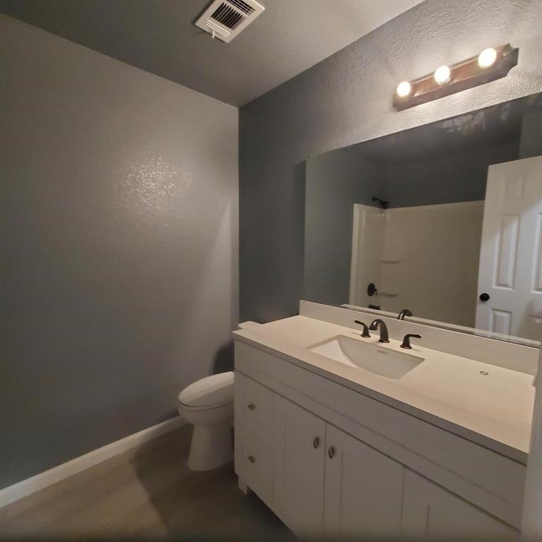 Lakewood Hills Sec 1 - Residential Lease
