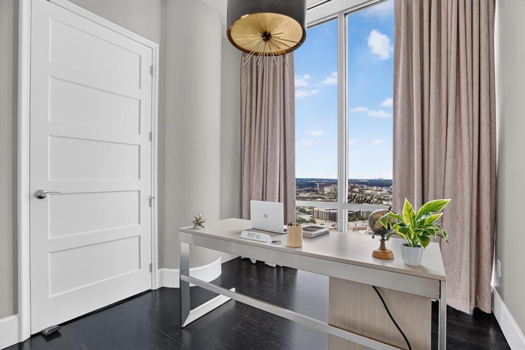 1301 Throckmorton Residences - Residential
