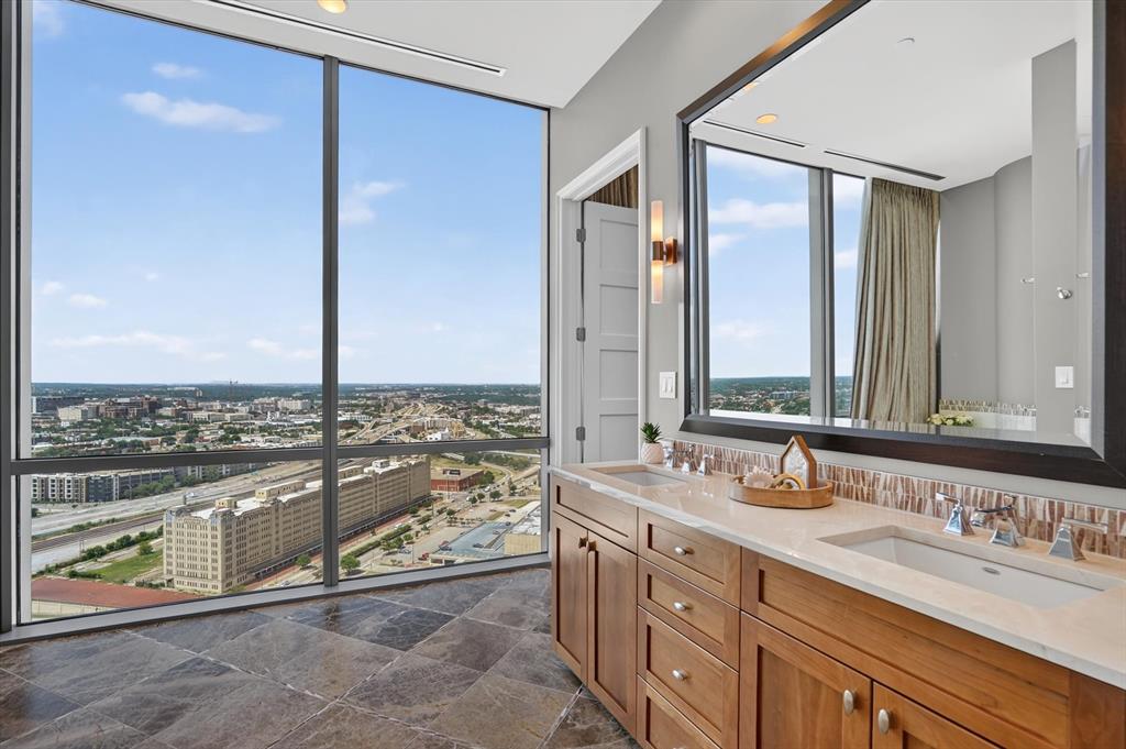 1301 Throckmorton Residences - Residential