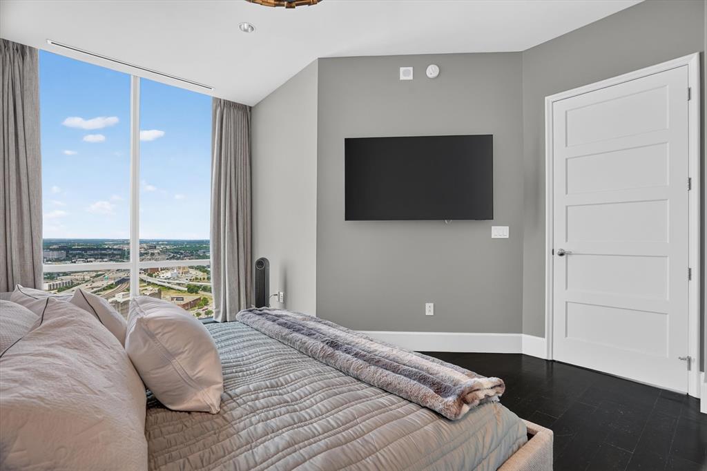1301 Throckmorton Residences - Residential