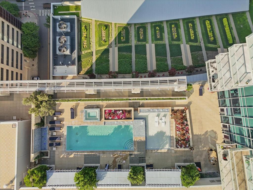 1301 Throckmorton Residences - Residential