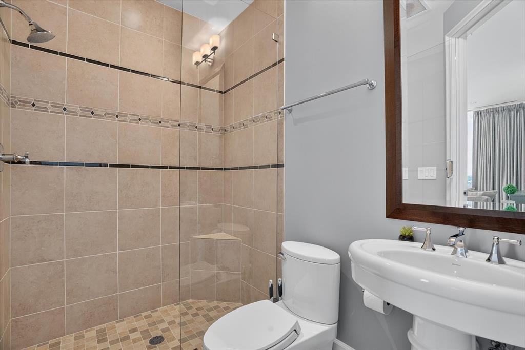 1301 Throckmorton Residences - Residential