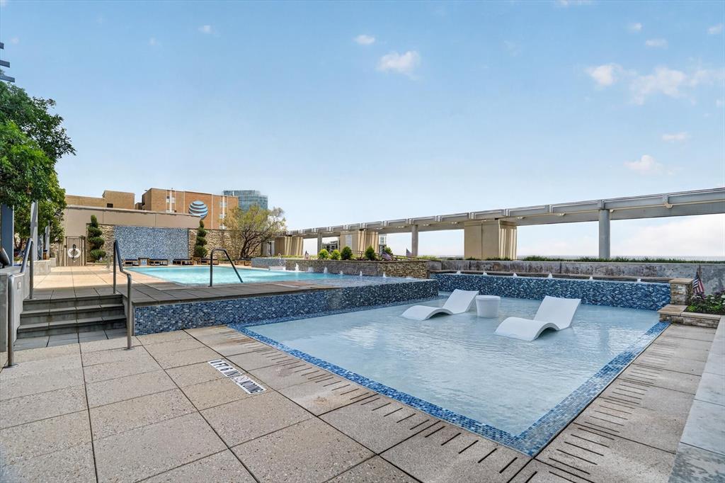 1301 Throckmorton Residences - Residential