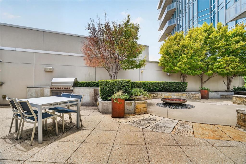 1301 Throckmorton Residences - Residential