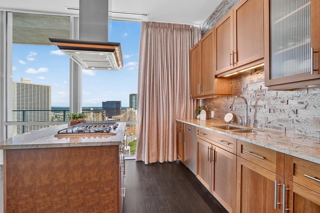 1301 Throckmorton Residences - Residential