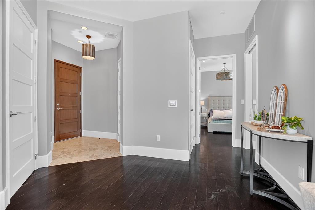 1301 Throckmorton Residences - Residential