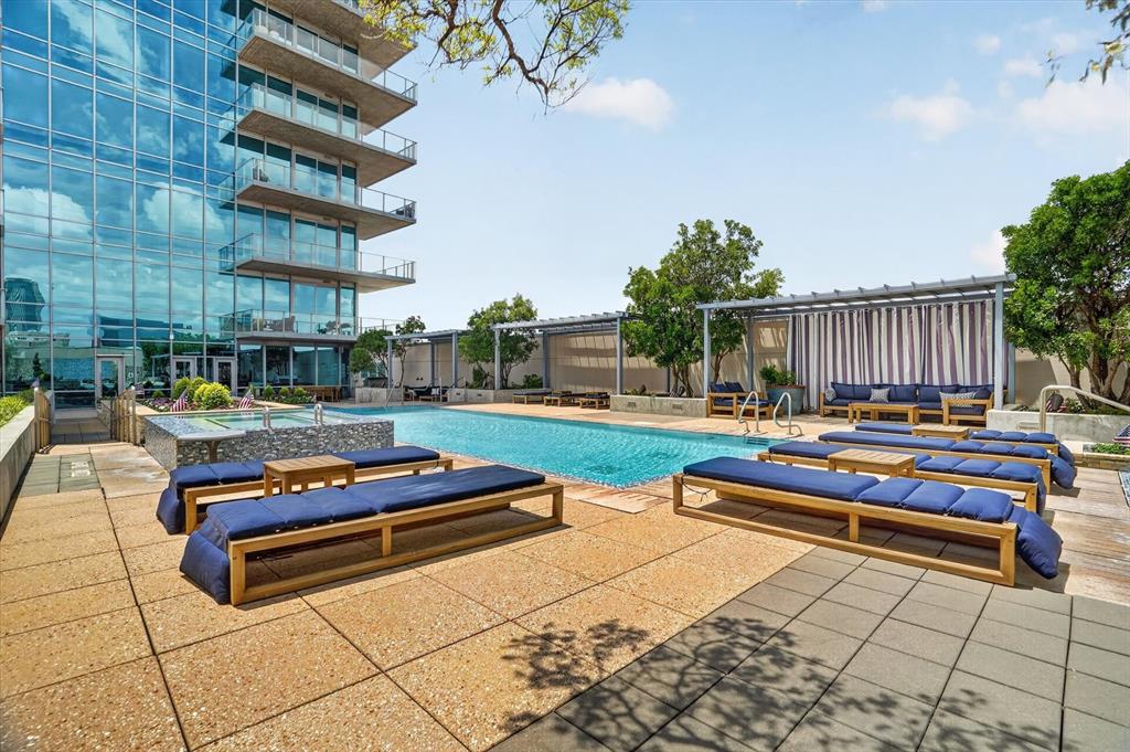 1301 Throckmorton Residences - Residential