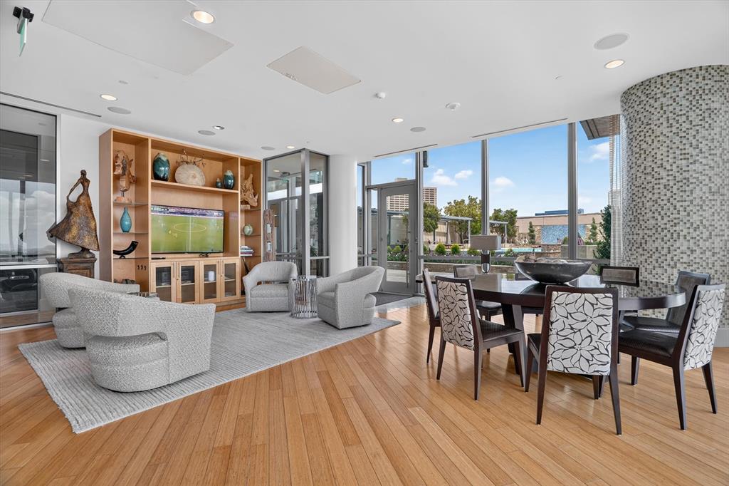 1301 Throckmorton Residences - Residential
