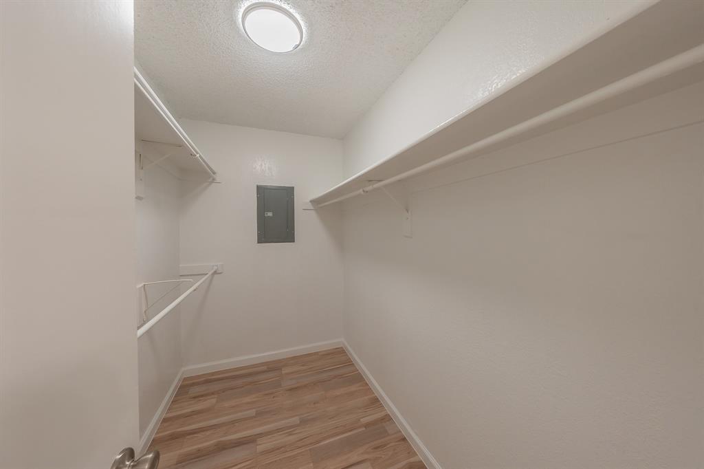 Cloisters Condo The - Residential