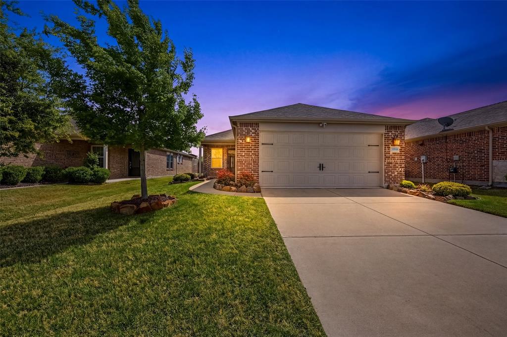 Wonderfully maintained single owner home in the sought after Frisco Lakes Del Webb community for those 55+! Home features 2 bedrooms, 2 bathrooms, a sunroom off the living room that leads to the covered porch and private backyard. ALL KITCHEN APPLIANCES CONVEY!! Home backs to a 10 acre family farm. Kitchen features granite countertops, room for barstools, generous cabinets and pantry and dishwasher that's never been used! HVAC and roof are new. Beautiful wood floors in main living areas. Fridge, washer and dryer to convey.