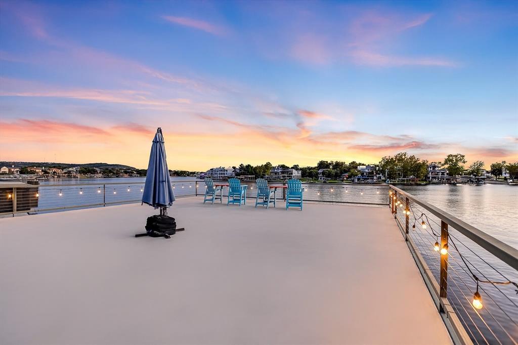 Legendary Estates On Lake Lbj - Residential