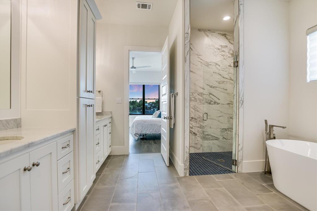 Legendary Estates On Lake Lbj - Residential